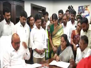 Kavitha demands Cong govt to implement Kamareddy Declaration on Backward Classes