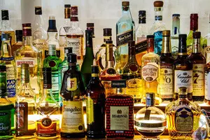 MP: Residents stage protests against liquor shop in Indore