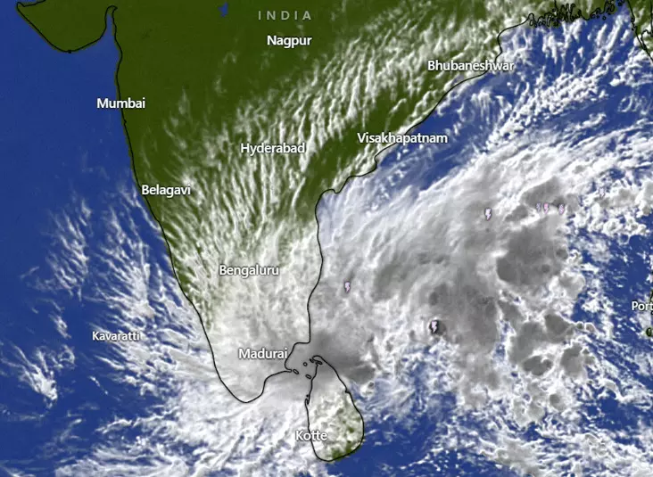 Cyclonic Storm Fangal Threatens South India: IMD Issues Alert for Heavy Rains and Strong Winds