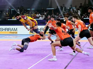 PKL Season 11: Splendid team performance helps Telugu Titans complete a double over U Mumba