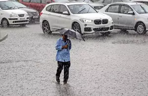 TN heavy rain: Schools, colleges shut in Chennai, red alert in coastal districts