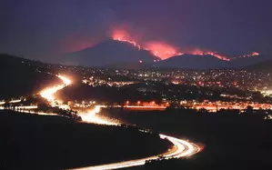 Too late for Western Australian residents to leave as bushfire threatens towns: Fire department