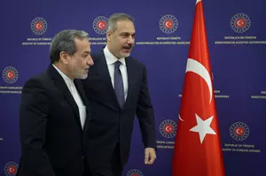 Turkey, Iran discuss ways of defusing tensions in Syria