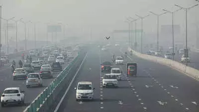 Some relief from pollution in Delhi: Cleanest air day of December, Air Quality Index reached 161