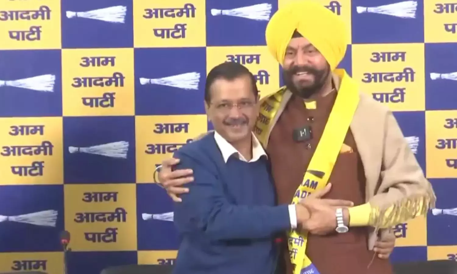 Setback to BJP before Delhi elections, former MLA and Padma Shri Jitendra Singh Shanti joins AAP