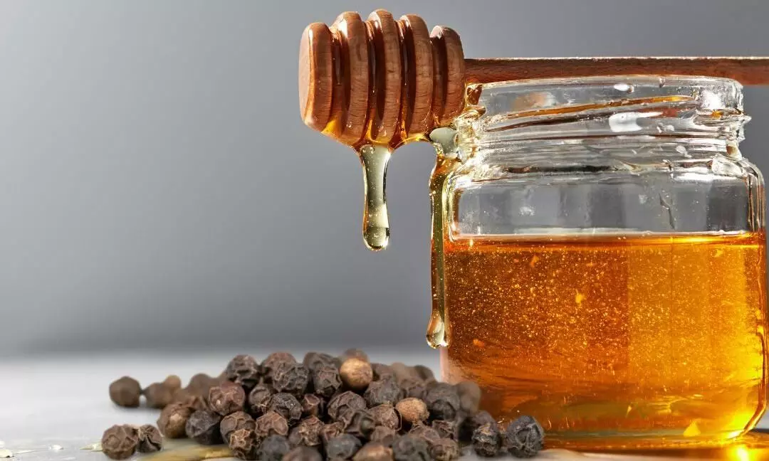 Honey and black pepper: A surefire remedy for health in winters