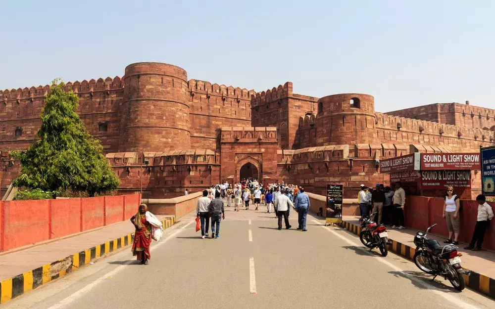 Who built the Agra Fort? Some interesting facts about the place from where the Mughals ruled India