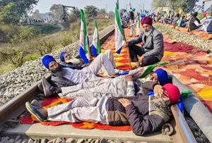 Commuters inconvenienced with rail roko protest by farmers in Punjab