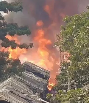 Major fire at Kolkata slum, several shanties gutted