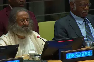 Sri Sri Ravi Shankar brings peace through meditation to UN headquarters consumed by global turmoil