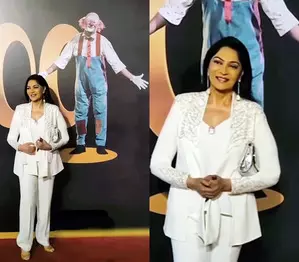 Simi Garewal braves 3-hour crazy traffic for this grand celebration