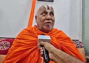 Completely disagree: Swami Rambhadracharya on Mohan Bhagwats Hindu leaders remarks