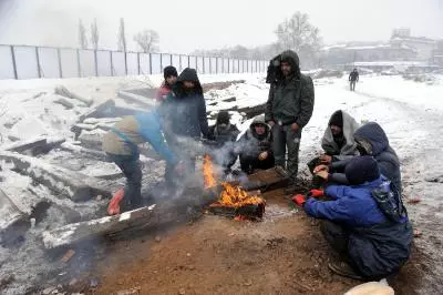 Heavy snowfall hits western Serbia, authorities urge caution