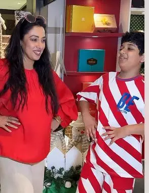 Rupali Ganguly teaches son how to pose for the paparazzi