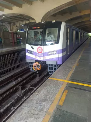 Commuters to pay Rs 10 surcharge to avail last train of Kolkata Metro from Jan 1