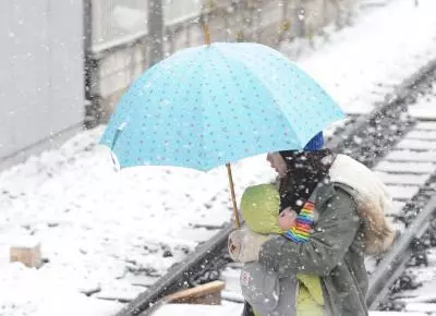 Heavy snow hits mountainous areas along Sea of Japan coast