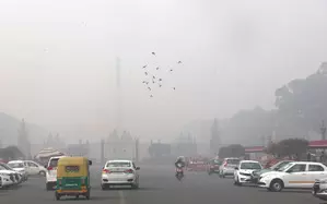 Delhi engulfed in dense fog; flights, trains experience continued delays