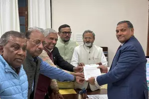 Jan Suraaj Party delegation meets Bihars chief secretary over BPSC protest