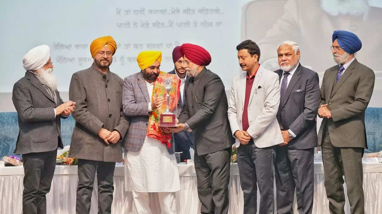 Punjab CM Announces Surjit Patar Centre for Ethical AI and Award to Honor Budding Writers