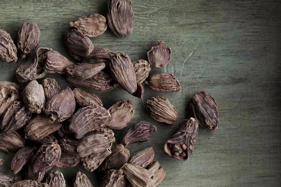 Black cardamom: A priceless treasure of taste and health; Provides relief from cold, cough and digestive problems