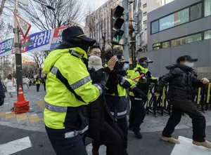 South Korea: Yoons supporters stage overnight rallies at Seoul Western District Court