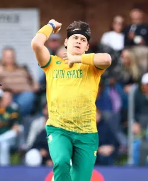 Coetzee injury adds to South Africas fast-bowling challenges for Champions Trophy