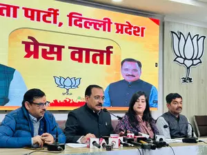 Delhi BJP chief, Bansuri highlight 8th Pay Commission benefits