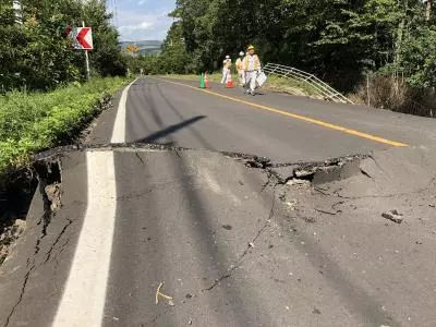 Japan urges continued caution on potential tremors, tsunamis