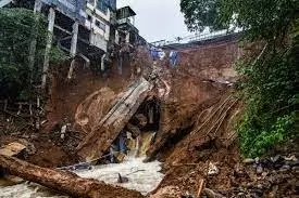 Death toll in Indonesias Central Java landslides rises to 18