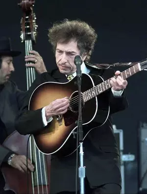 Bob Dylan’s Mr. Tambourine Man lyrics sold for over $500, 000