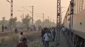 Jalgaon: 8-10 passengers die as they jump from train amid fire rumour, hit by another train