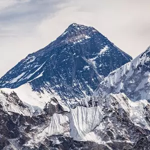 Nepal hikes climbing fees for Mount Everest