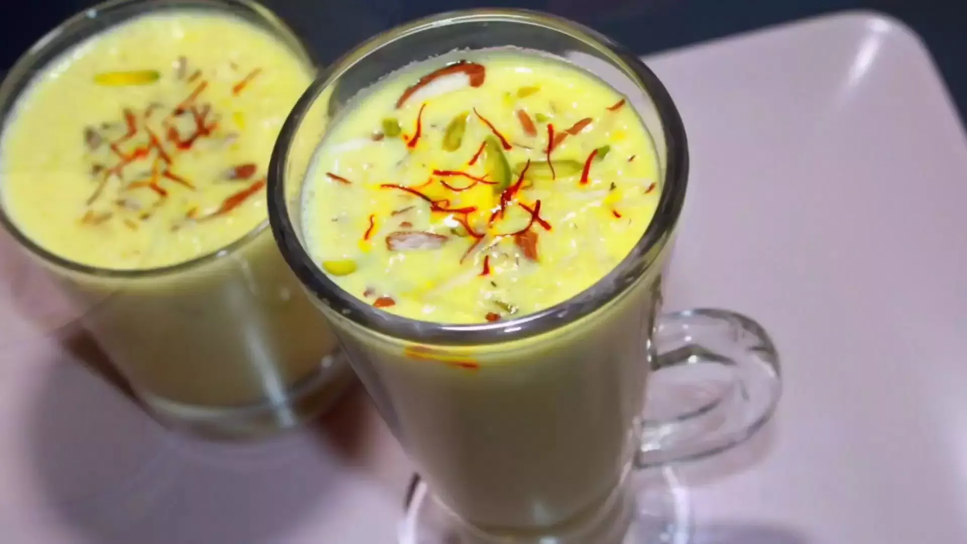 Drink saffron milk in winter: Get these incredible benefits