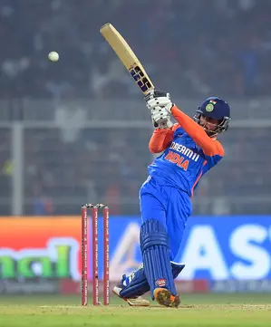 1st T20I: Varun’s 3-23, Abhishek’s 79 lead India to 7-wicket win over England (ld)