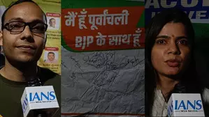 DU students campaign against Kejriwals Purvanchal remarks