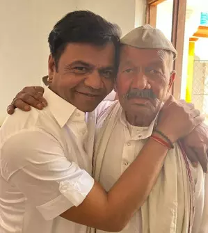 Rajpal Yadav pays an emotional tribute to his late father